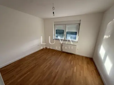 Stan 79,8 m², Perjavica - pogled na grad i zelenilo - 6