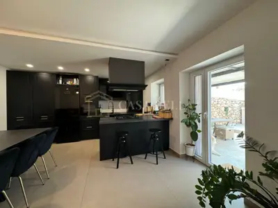 Kuća 300 m², Kostrena - 3 spavaće sobe i poslovni prostor - 7