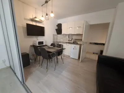 Stan u Rovinju, prizemlje blizu centra i mirna lokacija