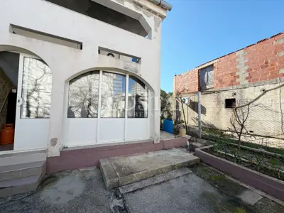Kuća 222 m², Vir - 4 apartmana i terasa - 16