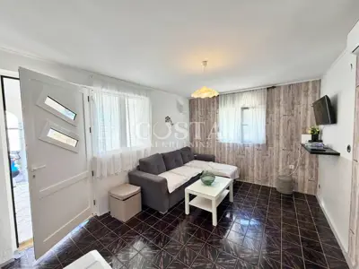 Kuća 222 m², Vir - 4 apartmana i terasa - 4