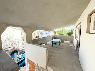 Kuća 222 m², Vir - 4 apartmana i terasa - 15