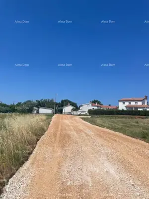 Građevinsko zemljište, Labinci - centar i uređeni pristupni put - 2