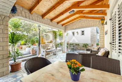 Villa 431 m², Selce - 300 m vom Meer und vom Zentrum - 20