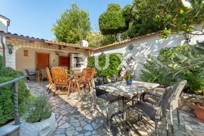 Villa 431 m², Selce - 300 m vom Meer und vom Zentrum - 18