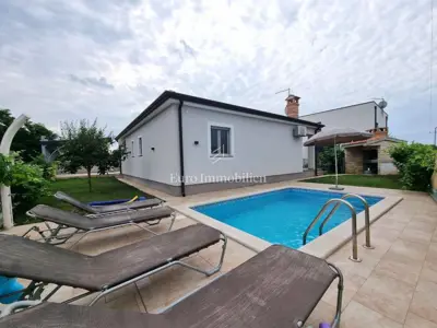 Poreč - prizemnica s bazenom, 2 km od mora - 6