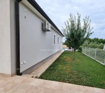 Poreč - prizemnica s bazenom, 2 km od mora - 5