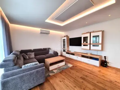 Poreč - prizemnica s bazenom, 2 km od mora - 12