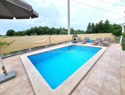 Poreč - prizemnica s bazenom, 2 km od mora - 7