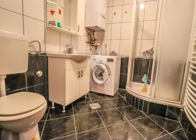 Stan 90 m², Veliko Polje - 2 sobe, tavanski prostor - 11