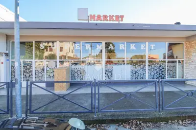 Umag, Miete von Geschäftsräumen 269 m² in einer touristischen Siedlung - 3