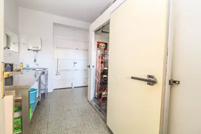 Umag, Miete von Geschäftsräumen 269 m² in einer touristischen Siedlung - 12