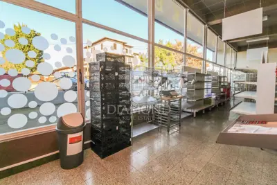 Umag, Miete von Geschäftsräumen 269 m² in einer touristischen Siedlung - 9