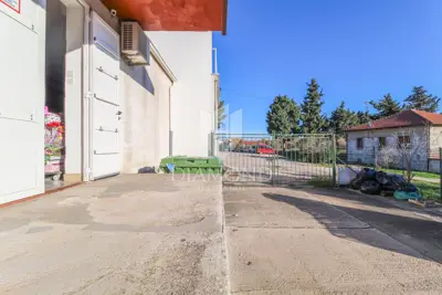 Umag, Miete von Geschäftsräumen 269 m² in einer touristischen Siedlung - 17