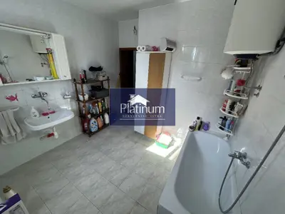 Stan 153 m², Pula - Šijana, 2 stana i terasa 50 m² - 15