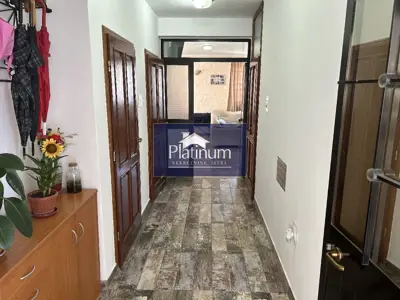 Stan 153 m², Pula - Šijana, 2 stana i terasa 50 m² - 11