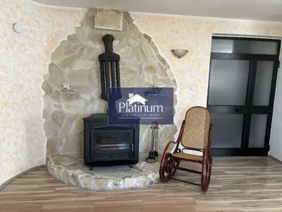 Stan 153 m², Pula - Šijana, 2 stana i terasa 50 m² - 6
