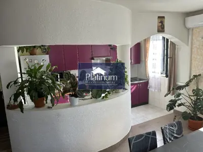 Stan 153 m², Pula - Šijana, 2 stana i terasa 50 m² - 3
