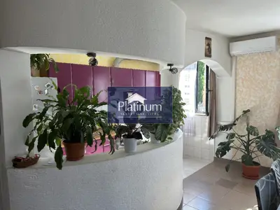 Stan 153 m², Pula - Šijana, 2 stana i terasa 50 m² - 4