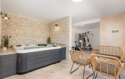 Labin - vila s bazenom i wellness objektom - 21