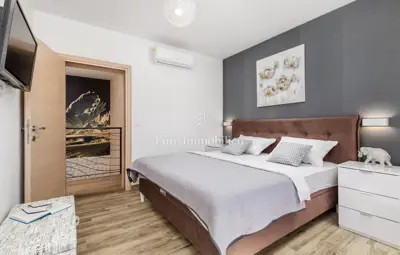 Labin - vila s bazenom i wellness objektom - 9