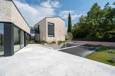 Poreč, okolica | vila s bazenom u slijepoj ulici - 5
