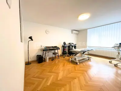 Stan 71 m², Donji grad - trosoban, lift i loggia - 4