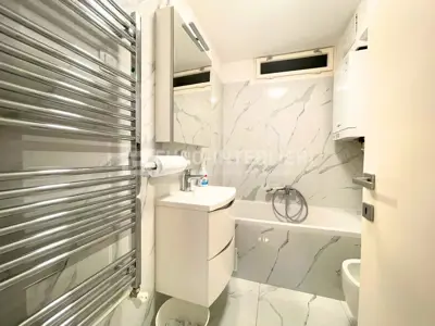 Stan 71 m², Donji grad - trosoban, lift i loggia - 17