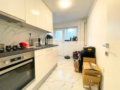 Stan 71 m², Donji grad - trosoban, lift i loggia - 12