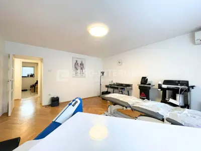 Stan 71 m², Donji grad - trosoban, lift i loggia - 11