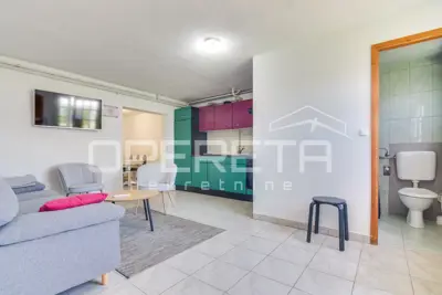 House for sale in Dugo Selo - Centar, 330 m² - 18