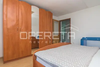 House for sale in Dugo Selo - Centar, 330 m² - 12