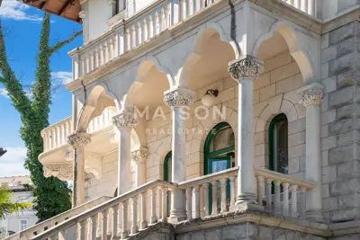 Lovran - Historische Villa erste Reihe zum Meer