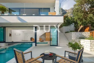 Villa 289 m², Podaca - 70 m vom Meer und Meerblick