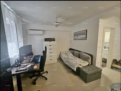 Pula – namještena garsonjera u novogradnji, 28 m²