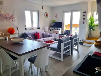 Čiovo, Maisonette-Wohnung mit freiem Blick, zu verkaufen