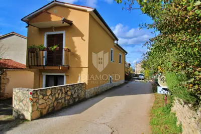 House 160 m², Labin - quiet settlement and yard 600 m²