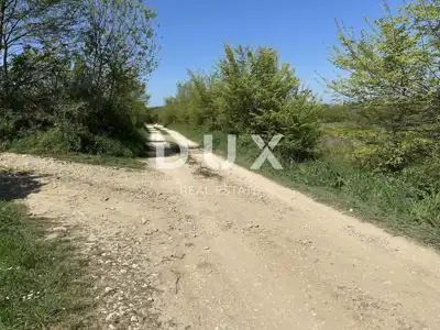 Landwirtschaftsfläche, Murvica - an der Hauptstraße und mit asphaltiertem Zugang - 9