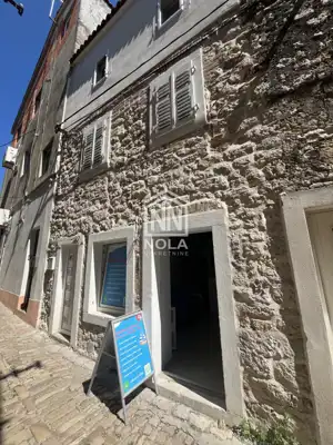 VODICE – Kamena kuća u centru grada s poslovnim prostorom - 2