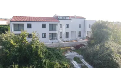 Poreč okolica, zweigeschossige Wohnung mit großer Terrasse und atemberaubendem Blick