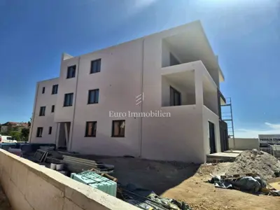 Srima - Wohnung mit großer Dachterrasse, zweite Reihe zum Meer - 5