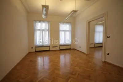 Zagreb, Donji grad, četverosoban stan, loggia