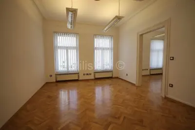 Zagreb, Donji grad, četverosoban stan, loggia