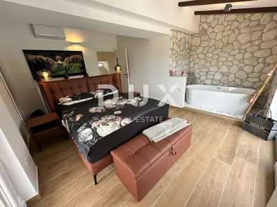 House for sale in Poljane, 328 m² - 12