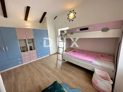 House for sale in Poljane, 328 m² - 11