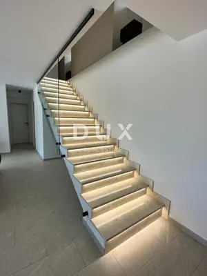 House for sale in Poljane, 328 m² - 19