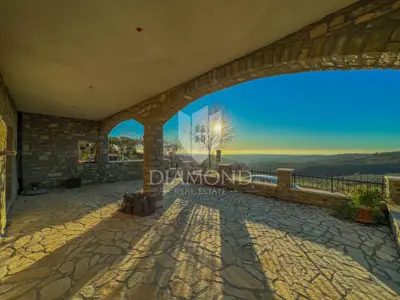 Stone house 227 m², Buje surroundings, panoramic sea view