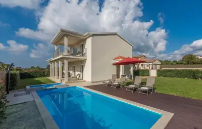 Ausgezeichnetes Haus mit Pool, Poreč, Istra