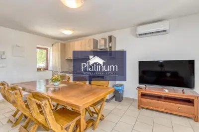 Haus 90 m², Juršići - Pool und großes Grundstück - 9