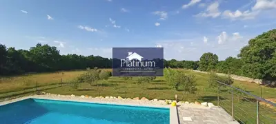 Haus 90 m², Juršići - Pool und großes Grundstück - 4